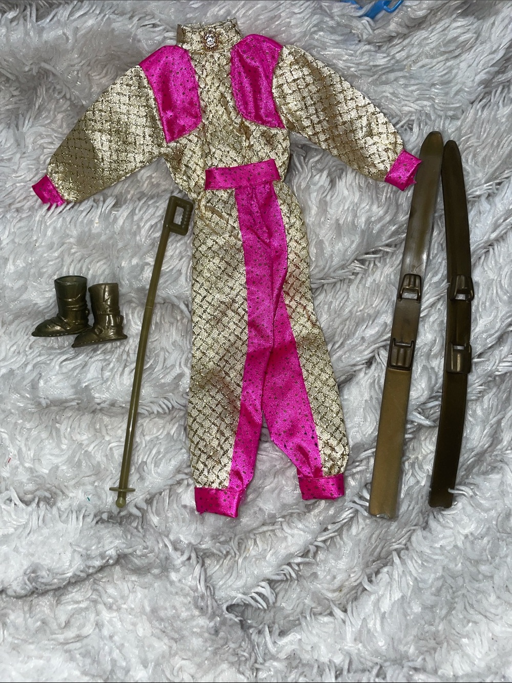 1998 Clone Pink/Gold Metallic Ski Outfit And Accessories Barbie